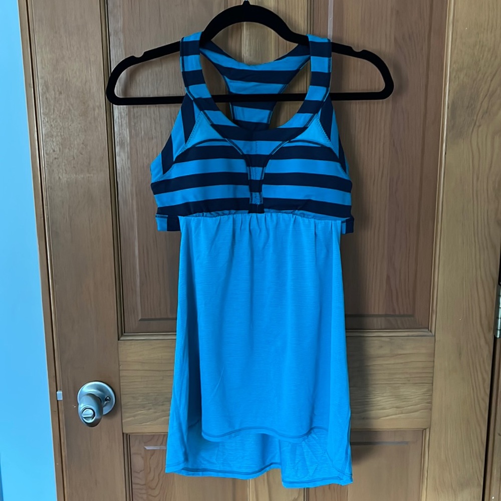 Lululemon top, 2-in-1 built-in bra and top